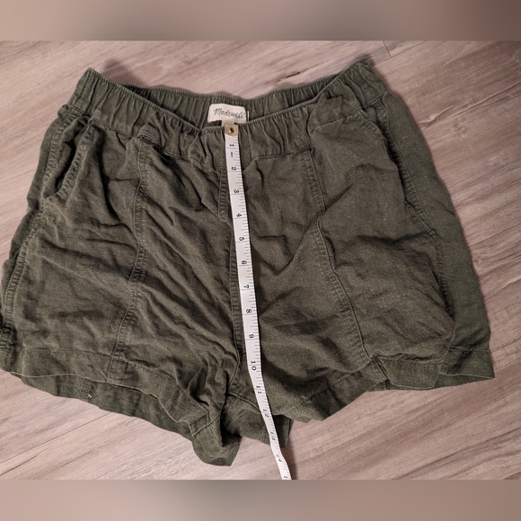 Madewell pull on shorts, olive green - Picture 3 of 4